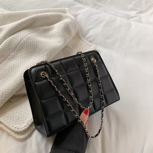 Onyx Grid Chic